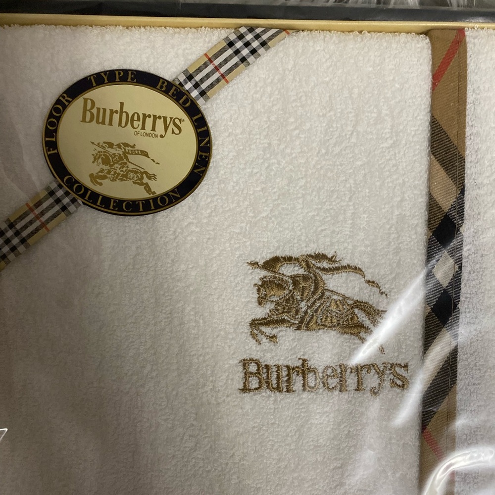 COPY - Burberrys towel